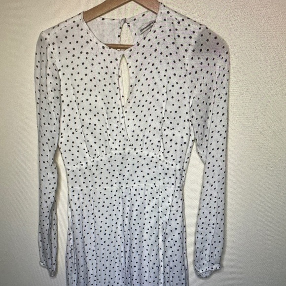 Abercrombie & Fitch Dresses & Skirts - Abercrombie & Fitch White Long Sleeve Polka Dot Dress